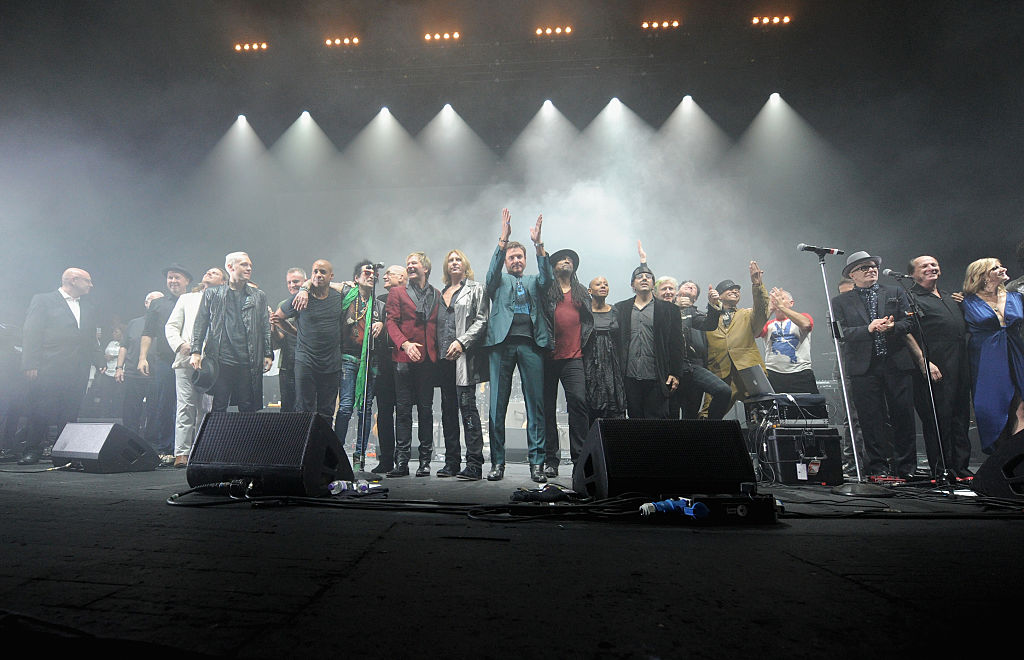 Tribute-Show in Brixton: So feierten Gary Oldman, La Roux, Simon Le Bon, Def Leppard u.v.m. David Bowies 70. Geburtstag