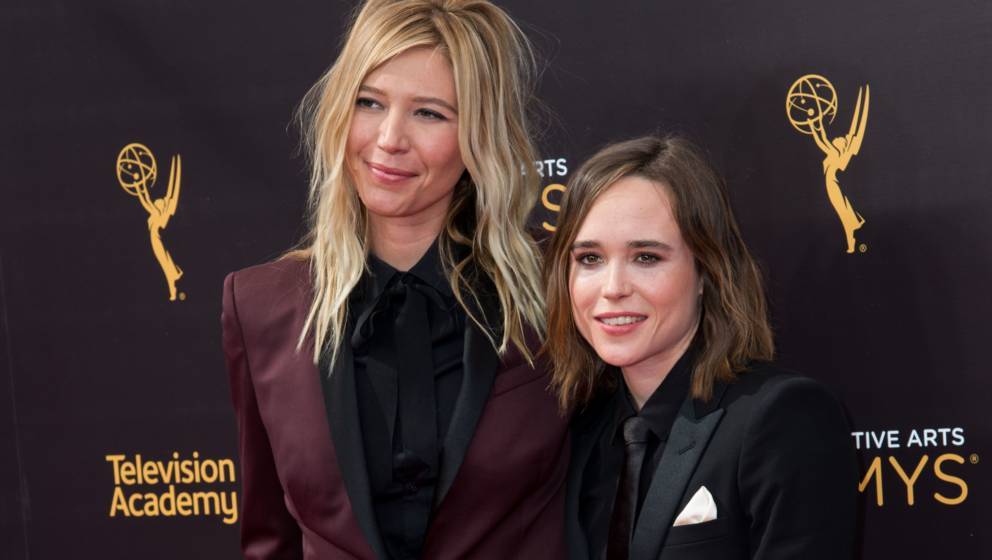 LOS ANGELES, CA - SEPTEMBER 11:  Samantha Thomas (L) and actress Ellen Page arrive at the Creative Arts Emmy Awards at Micros