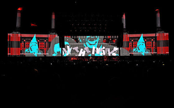 Roger Waters hat ein Anti-Trump-Facebook-Video mit der Zeile „Der Widerstand beginnt jetzt“ veröffentlicht. Darin bezeichnet er den US-Präsidenten als Schwein.