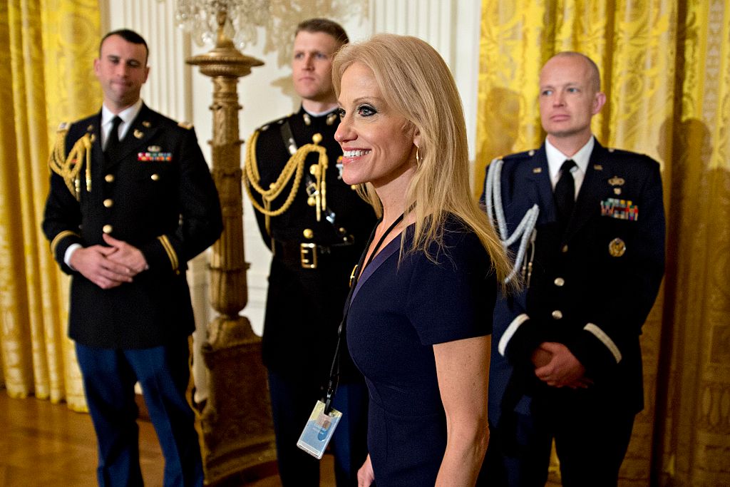 Das Internet vergisst nichts. Auch nicht, wie Trumps Beraterin Kellyanne Conway sich als Komikerin versucht. Das Video hat Potential für den nächsten viralen Hit.