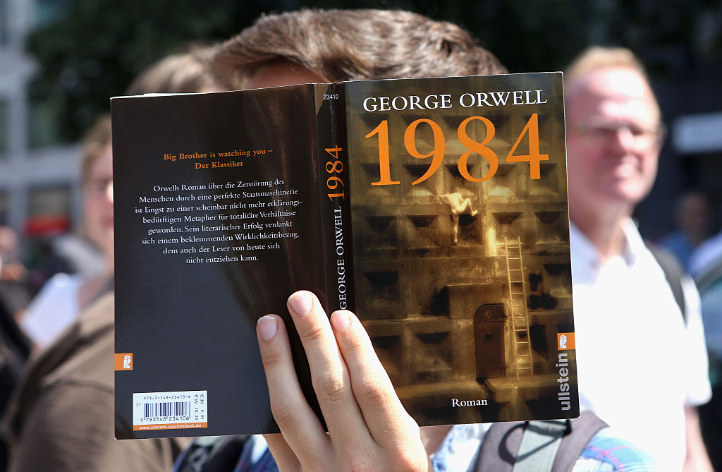 Erst ein paar Tage ist Donald Trump im Amt. Schon ist George Orwells „1984“ Amazons Bestseller. Welchen Zusammenhang hat das?