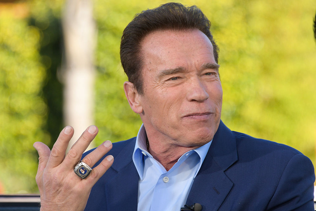 Erneut hat sich Donald Trump über die Quote von Arnold Schwarzeneggers TV-Show lustig gemacht. Der Schauspieler konterte sofort und bot dem US-Präsidenten einen „Job-Tausch“ an.