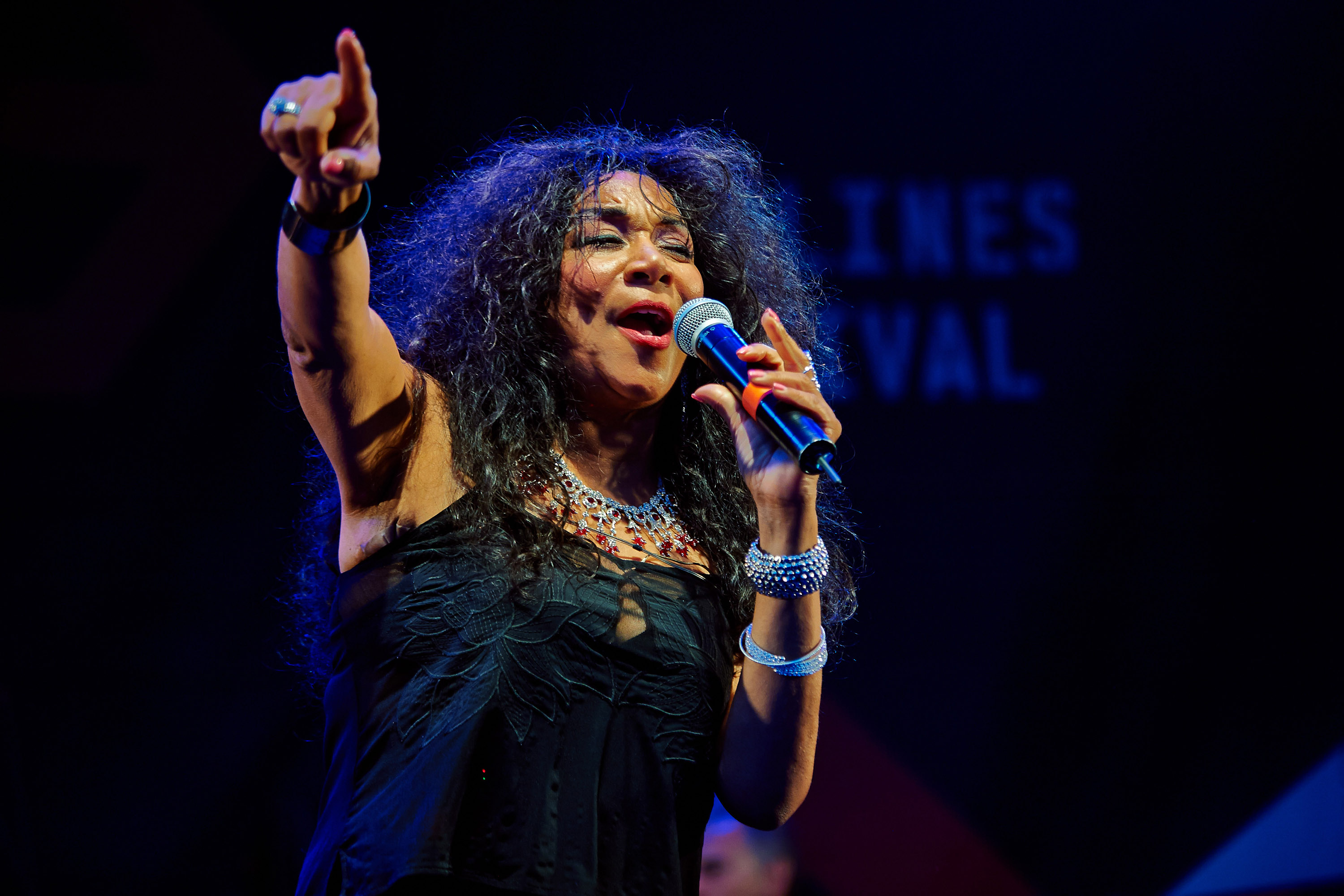 Joni Sledge (1957-2017)