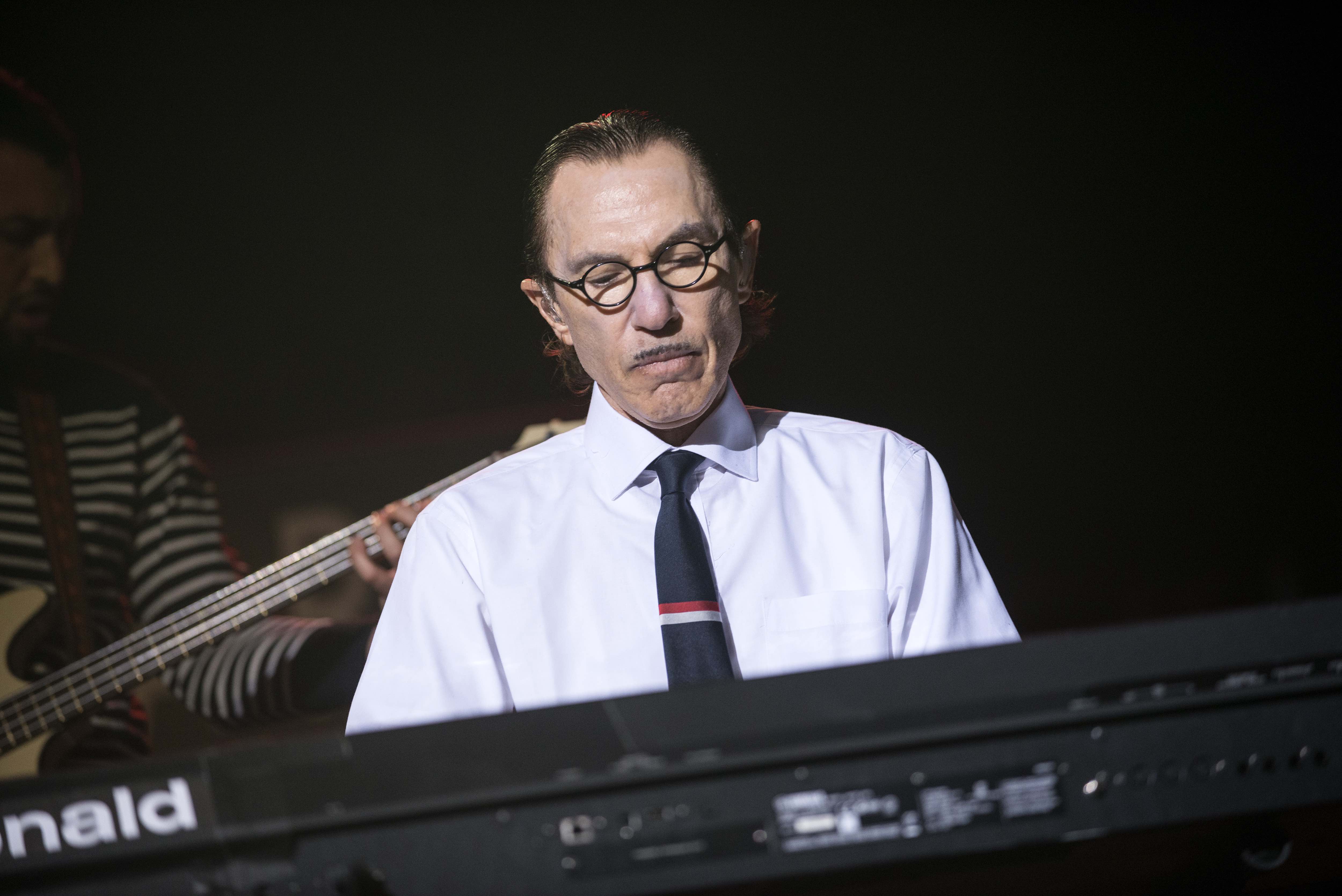 Ron Mael von den Sparks am Keyboard