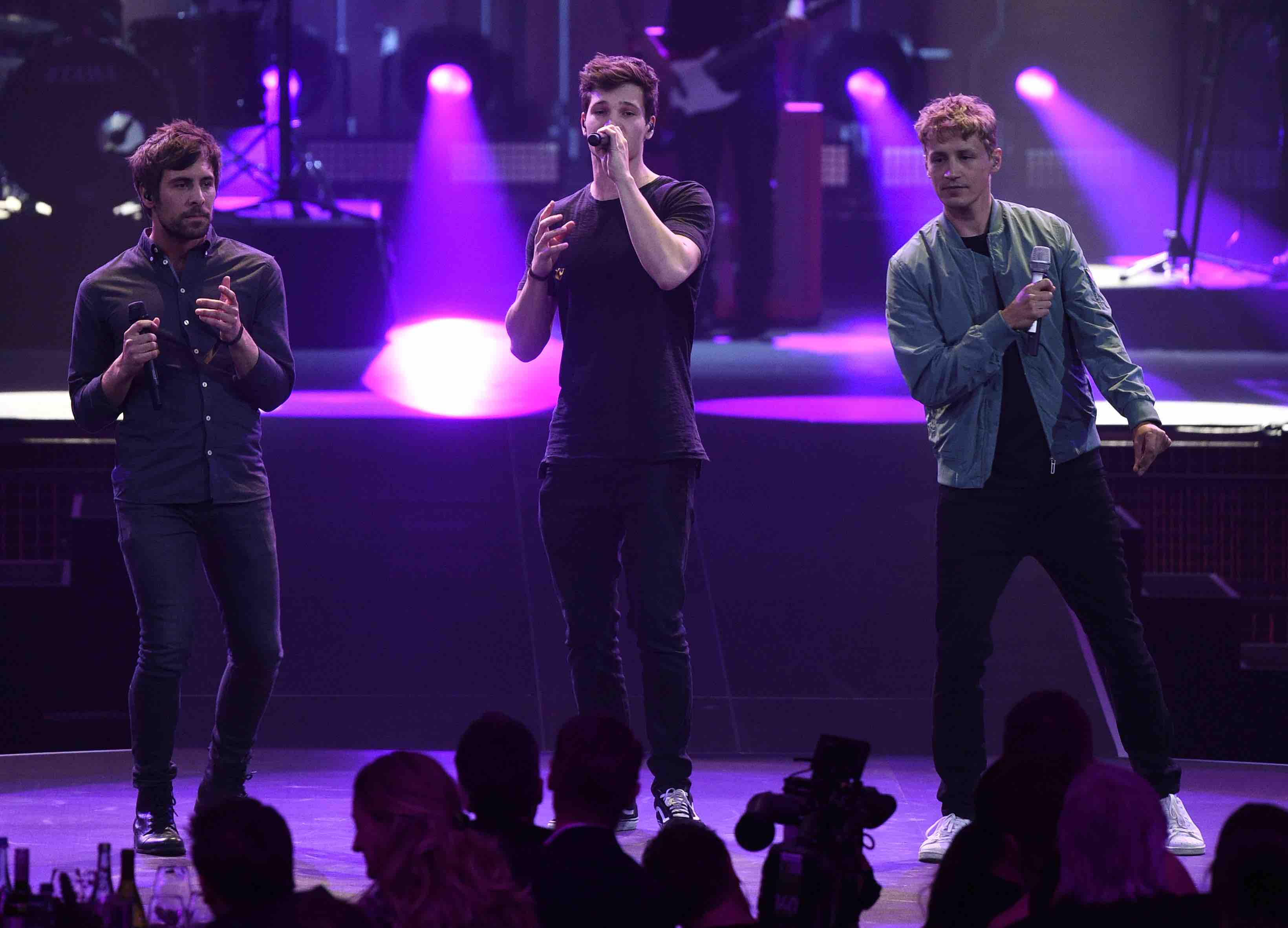 Max Giesinger (l), Wincent Weiß und Tim Bendzko
