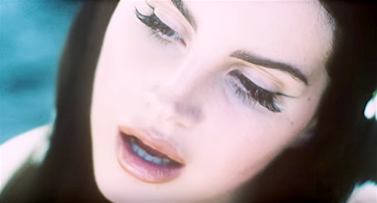 Lana Del Rey schmachtet im Video zu ihrem neuen Song „Love“