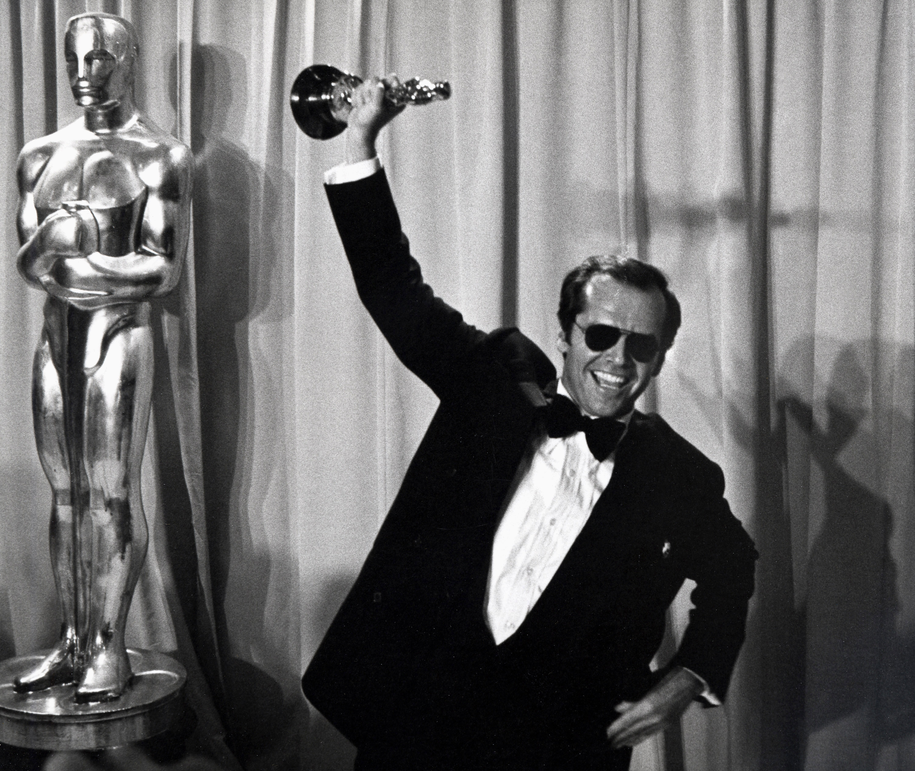 Jack Nicholson gewinnt den Oscar als „Bester Hauptdarsteller“ 1976 für „Einer flog über das Kuckuksnest“