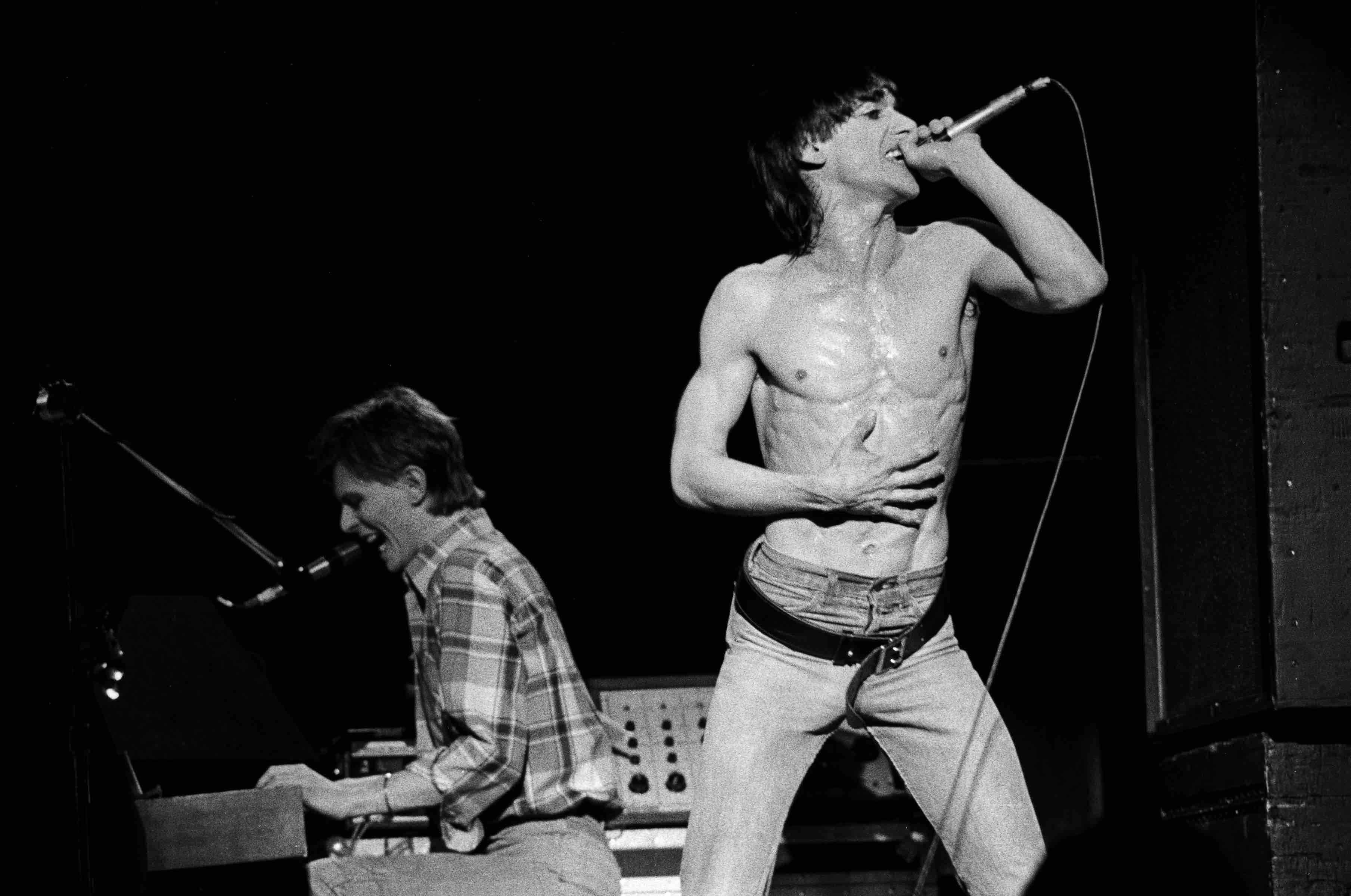 1977:  David Bowie and Iggy Pop gemeinsam auf Tour, hier in San Francisco