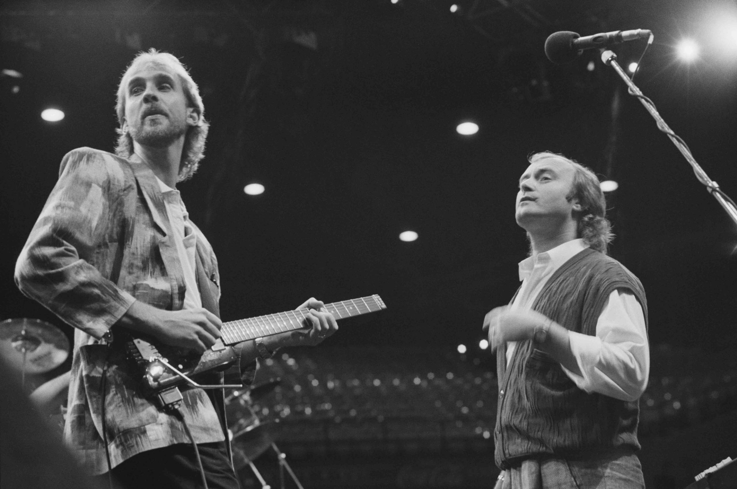 Mike Rutherford (l.) und Phil Collins