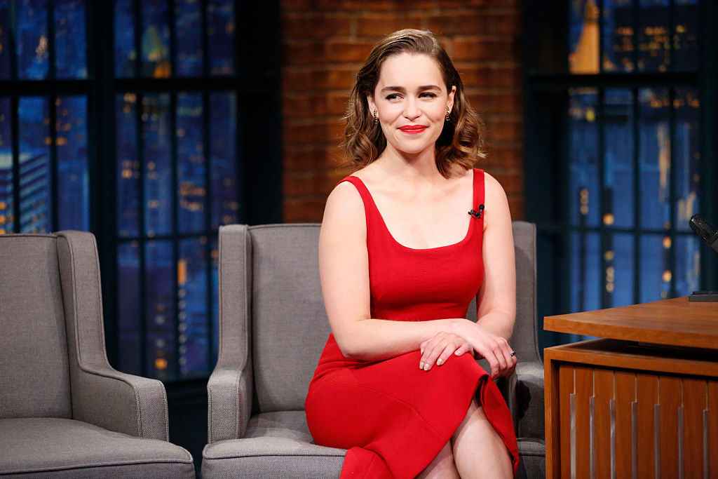 Emilia Clarke kennen wir hauptsächlich von „Game of Thrones“ – in ihrem neuen Film hat sie mit einem seltsamen klei...