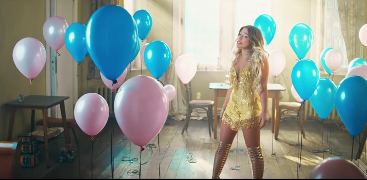 Merkwürdiger Style, schiefer Gesang und billiger Text: „BibisBeautyPalace“ alias Bianca Heinicke macht jetzt auch Mus...