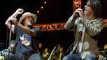 Eddie Vedder und Chris Cornell beim Bridge School Benefit Benefiz-Konzert 2014