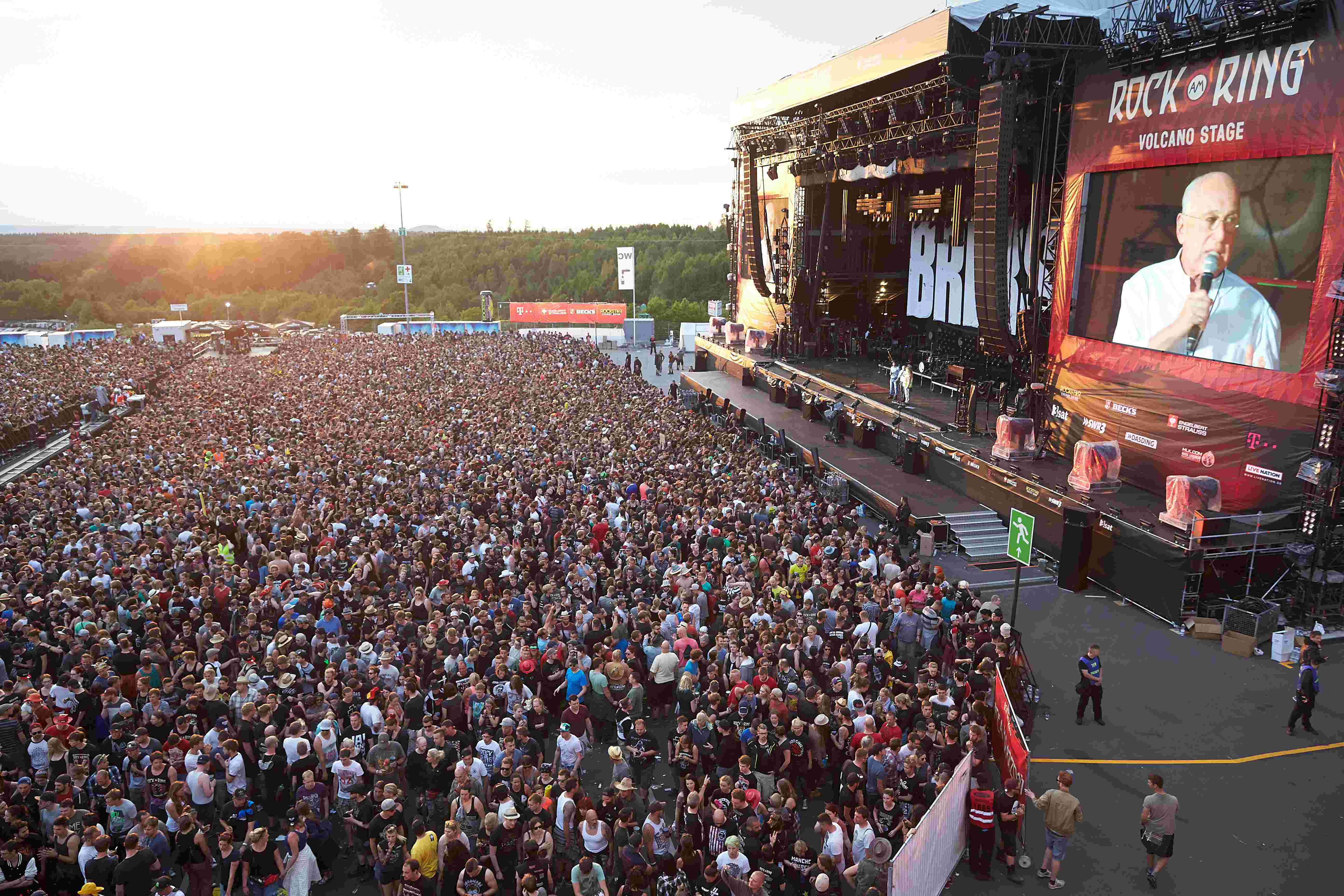 Festivalveranstalter Marek Lieberberg fordert die Besucher von "Rock am Ring" auf, das Gelände zu verlassen