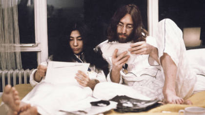 John Lennon und Yoko Ono 1969 in Amsterdam