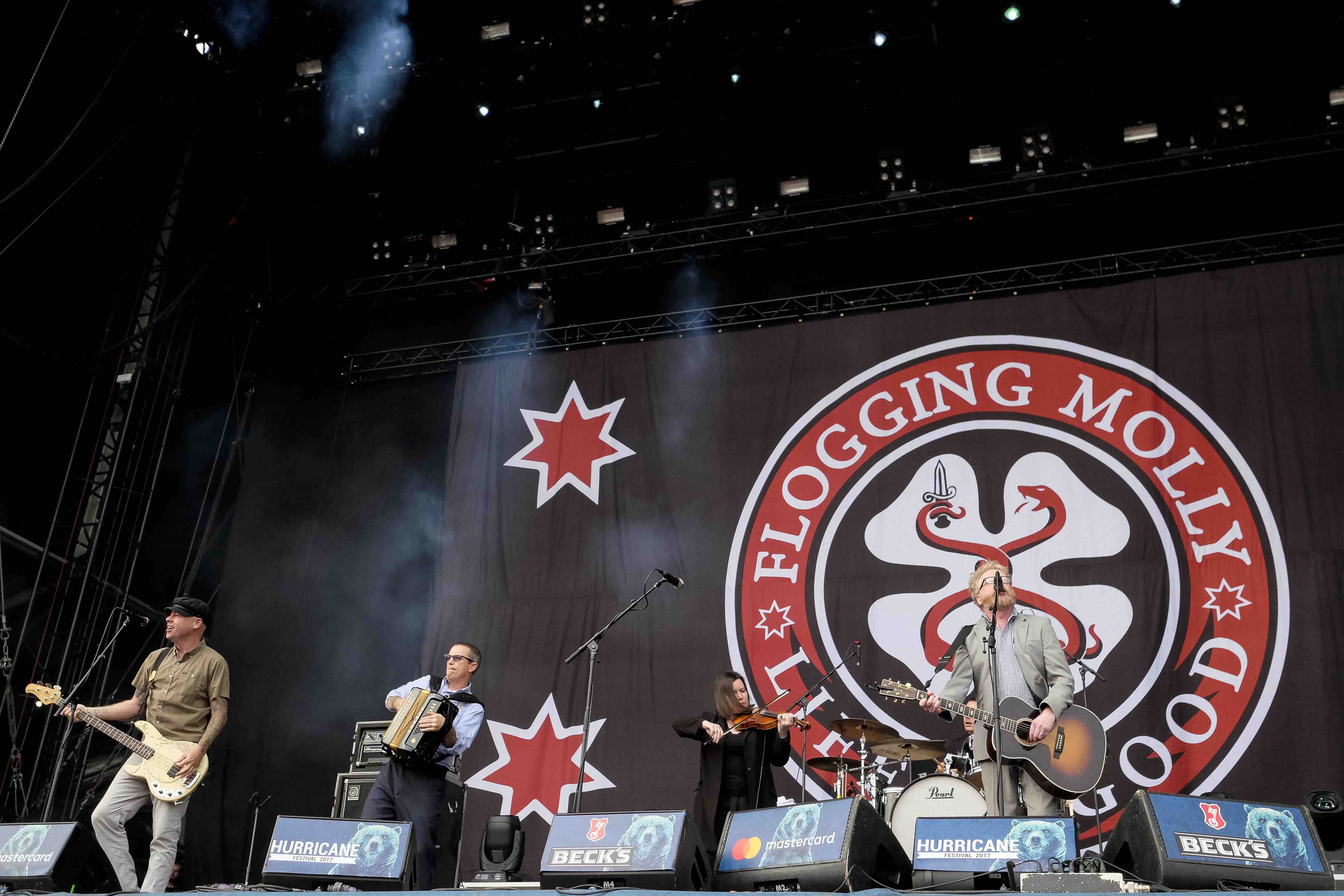 Flogging Molly beim Hurricane Festival 2017.



Foto: Heiko Sehrsam