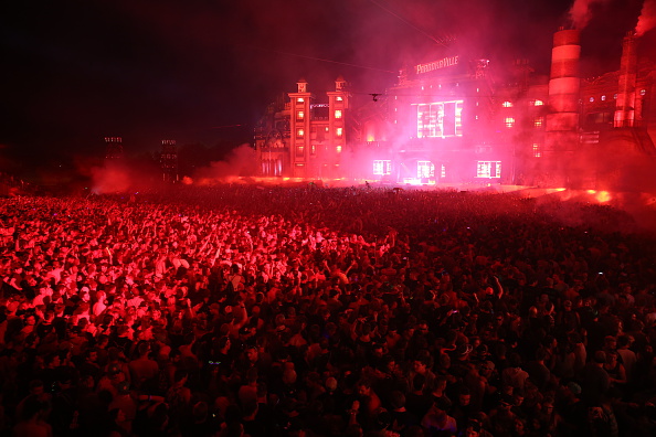 40.000 Menschen sangen auf dem „Parookaville“-Festival 2017 „In The End“ von Linkin Park.