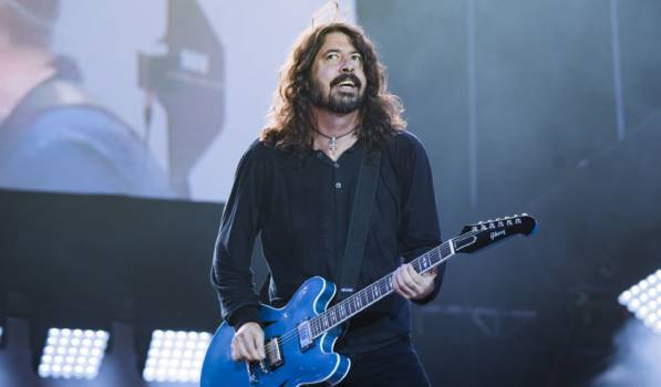 Dave Grohl von den Foo Fighters steht auf Internet-Komik