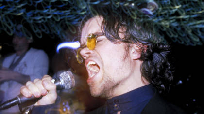 Ein junger Peter Dinklage bei einem Auftritt im Jahr 1994