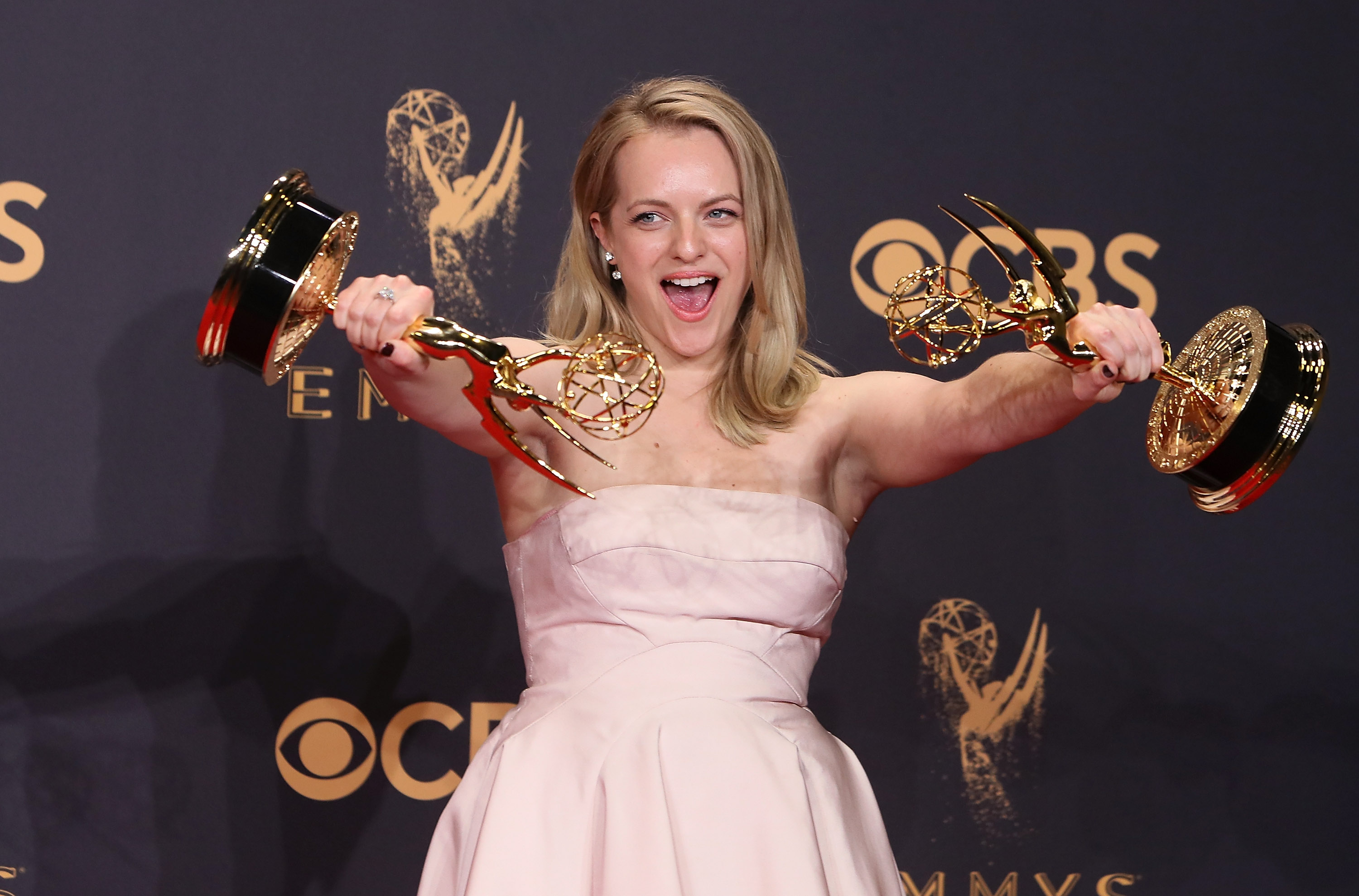 Elisabeth Moss gewinnt als Schauspielerin und Produzentin einen Emmy für „The Handmaid's Tale“