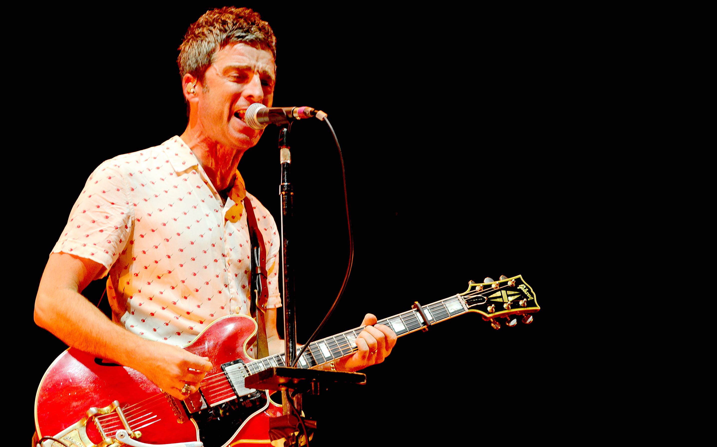 Noel Gallagher's High Flying Birds live