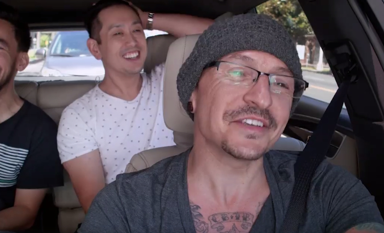 Linkin Park: Chester Bennington singt und lacht während der „Carpool Karaoke“-Folge