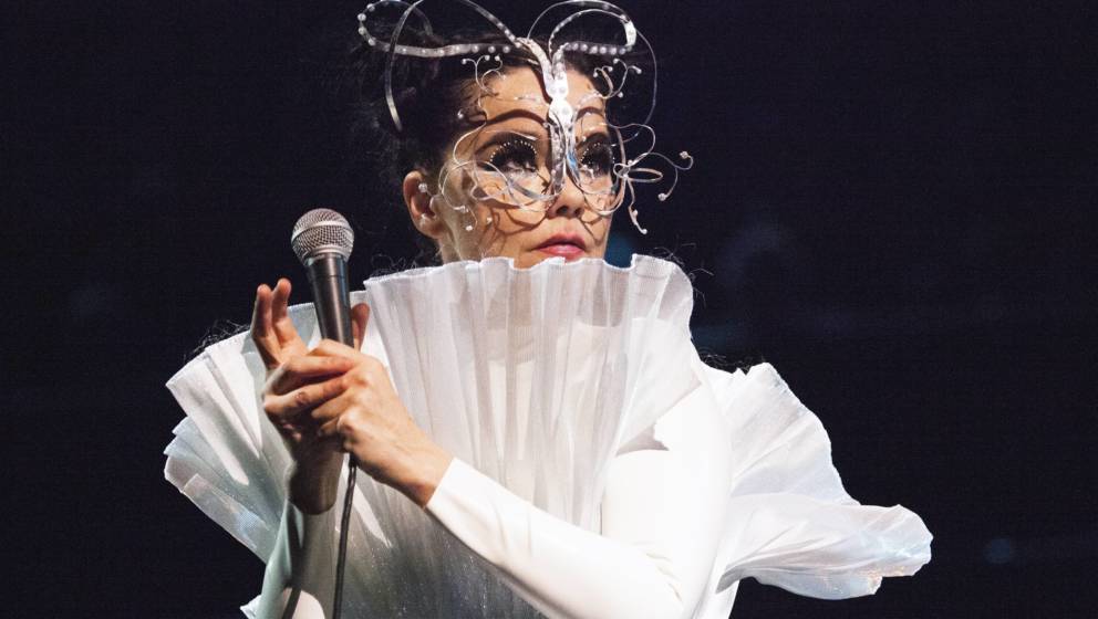 Björk deutet an, dass sie ausgenutzt wurde