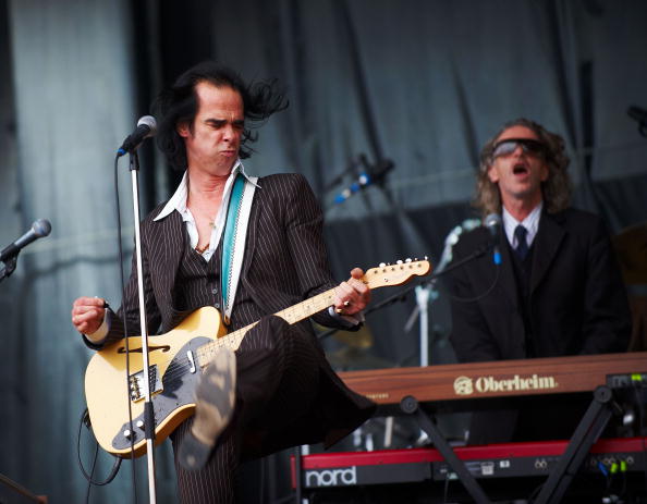 Nick Cave and the Bad Seeds auf dem Glastonbury Festival 2009: Nick Cave (l.) und Conway Savage (r.)
