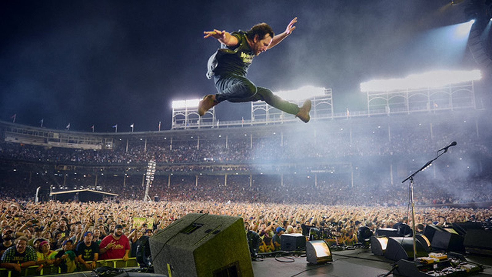 pearl jam live tour