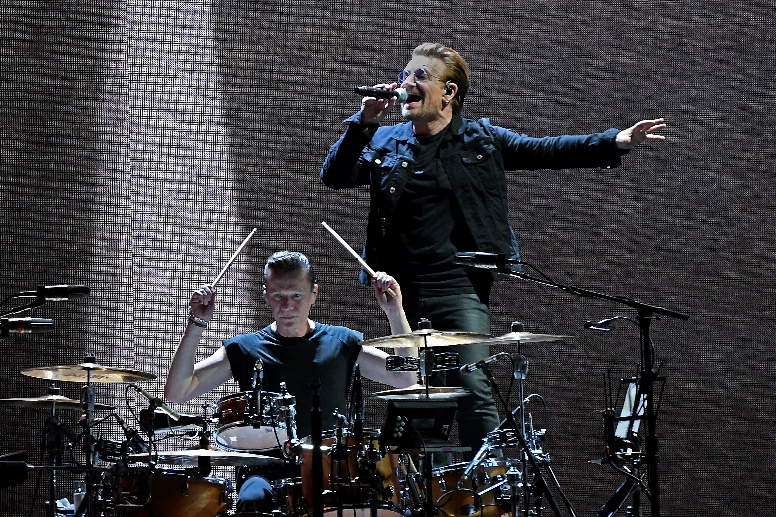 U2