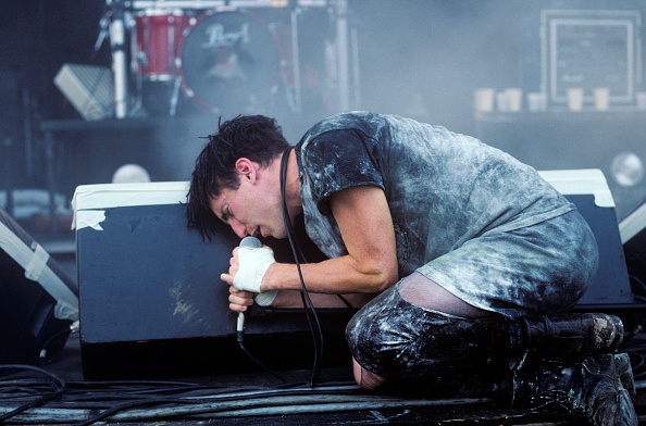 Trent Reznor performing von Nine Inch Nails im Jahr 1991.