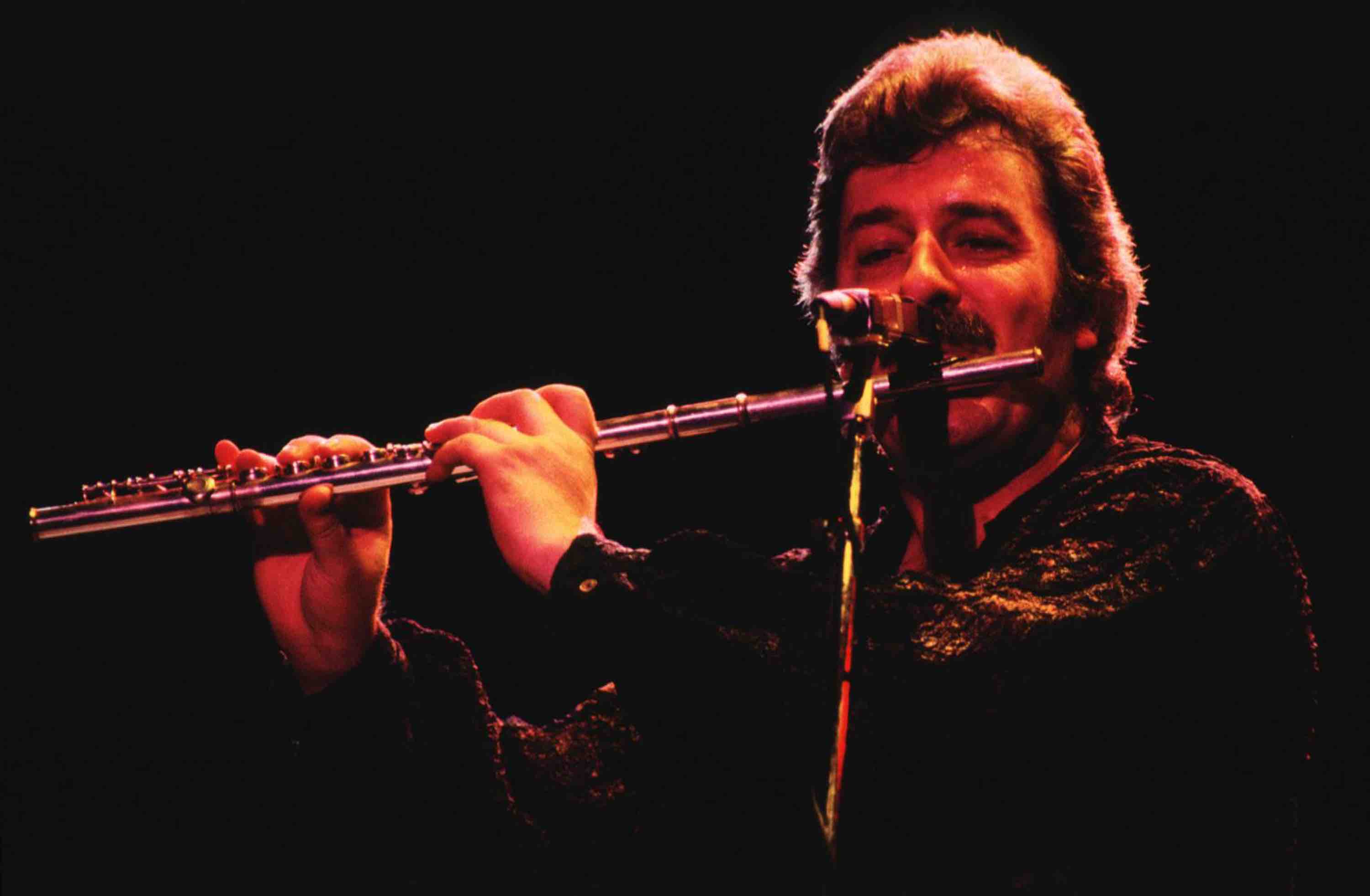 Ray Thomas (* 29. Dezember 1941 in Stourport-on-Severn, Worcestershire; † 4. Januar 2018 in Surrey)