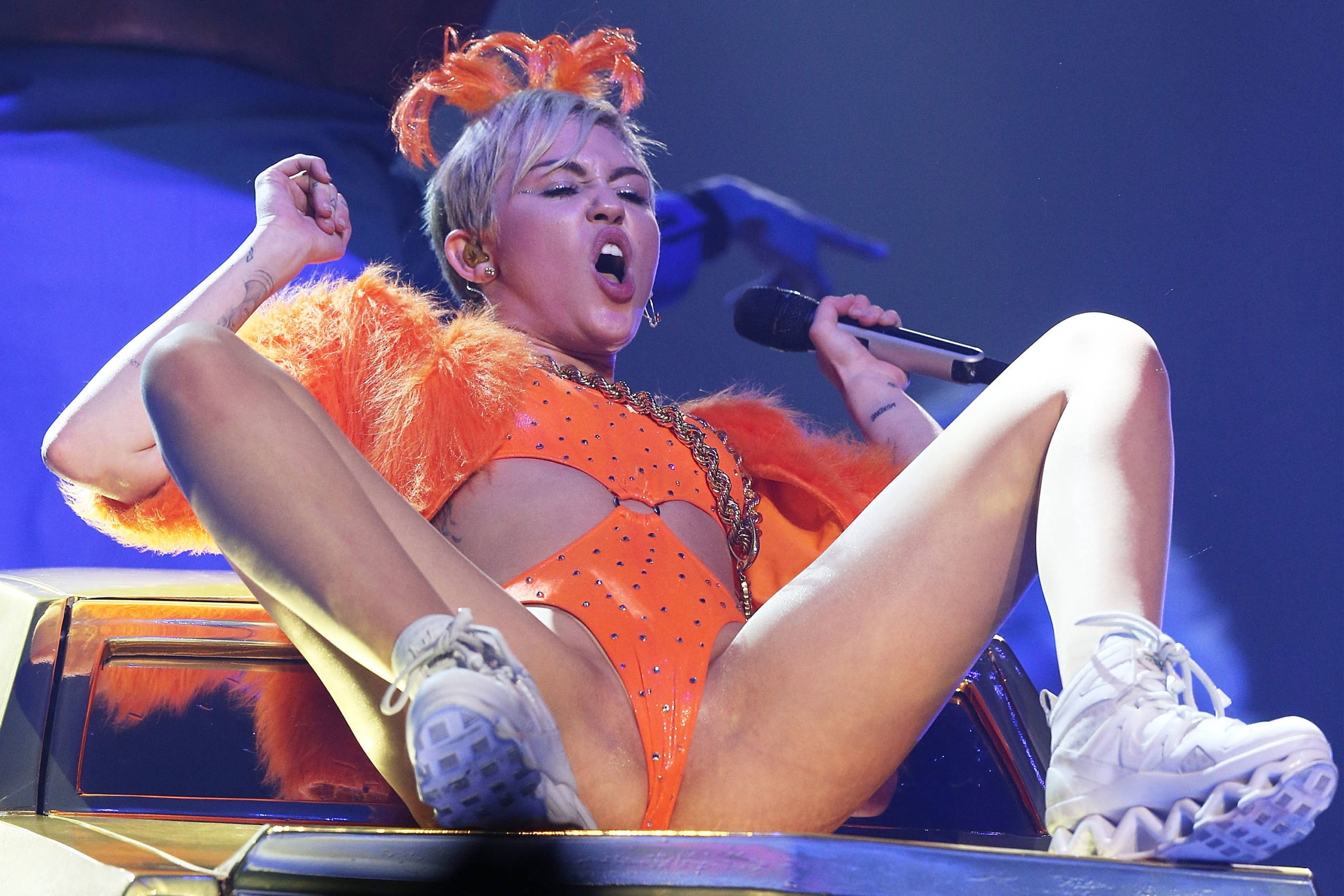 Kein Symbolbild, sondern ein Schnappschuss aus einem Konzert von Miley Cyrus im Jahr 2014