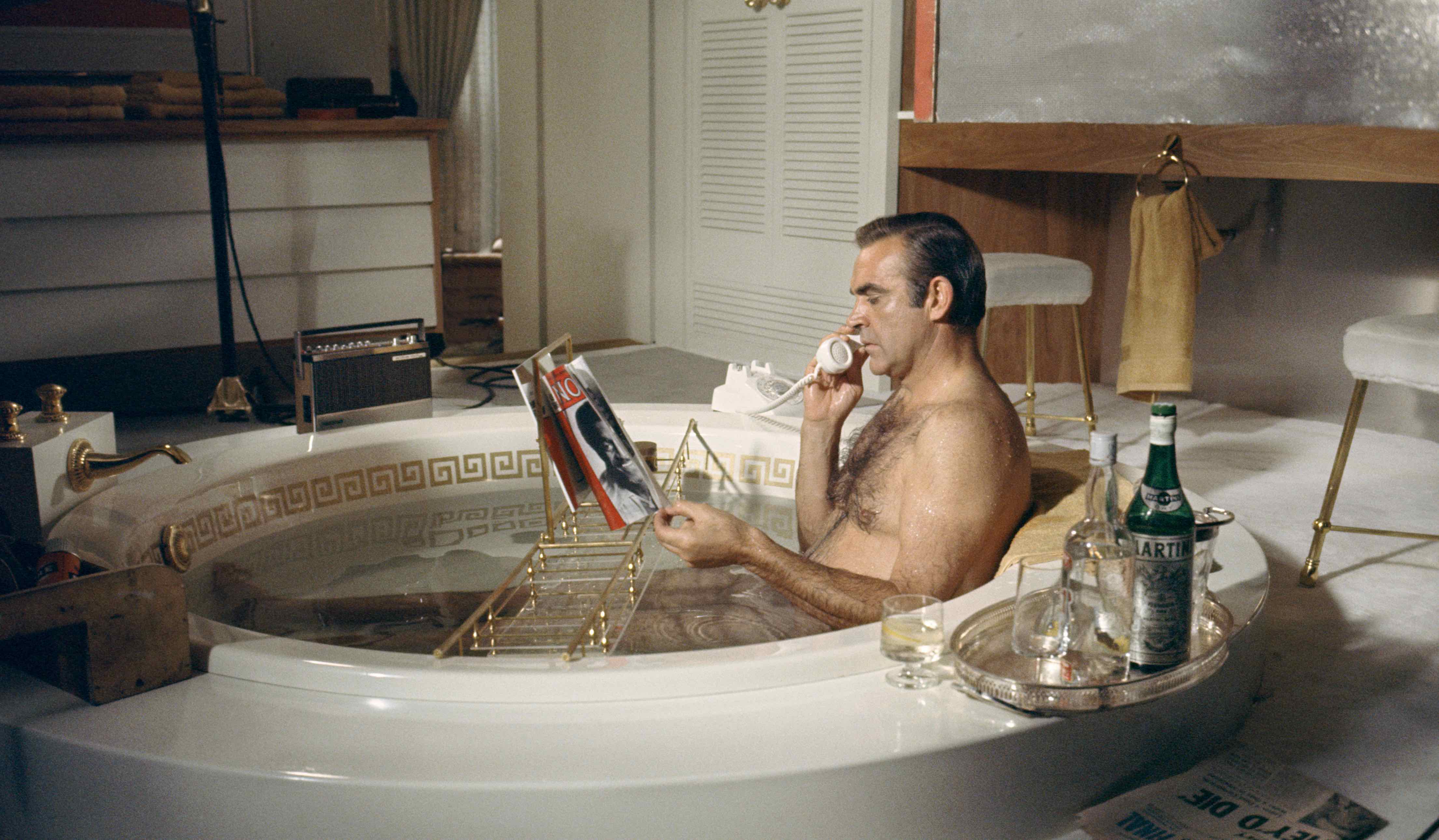 Sean Connery nimmt sich eine Auszeit von James Bond im Bad