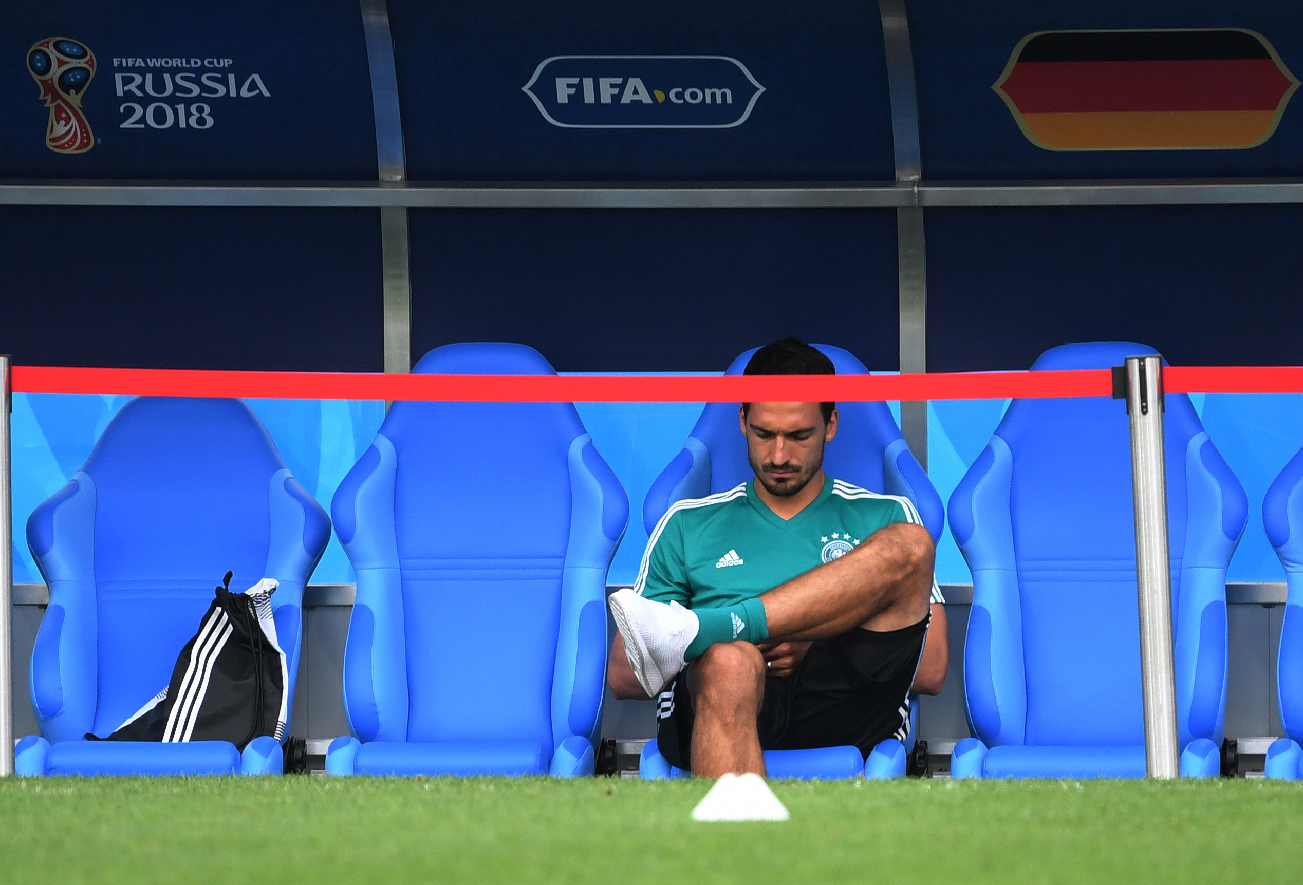 Nackenstarre bei Hummels - Sinnbild für den Zustand der deutschen Nationalmannschaft vor dem Spiel gegen Schweden