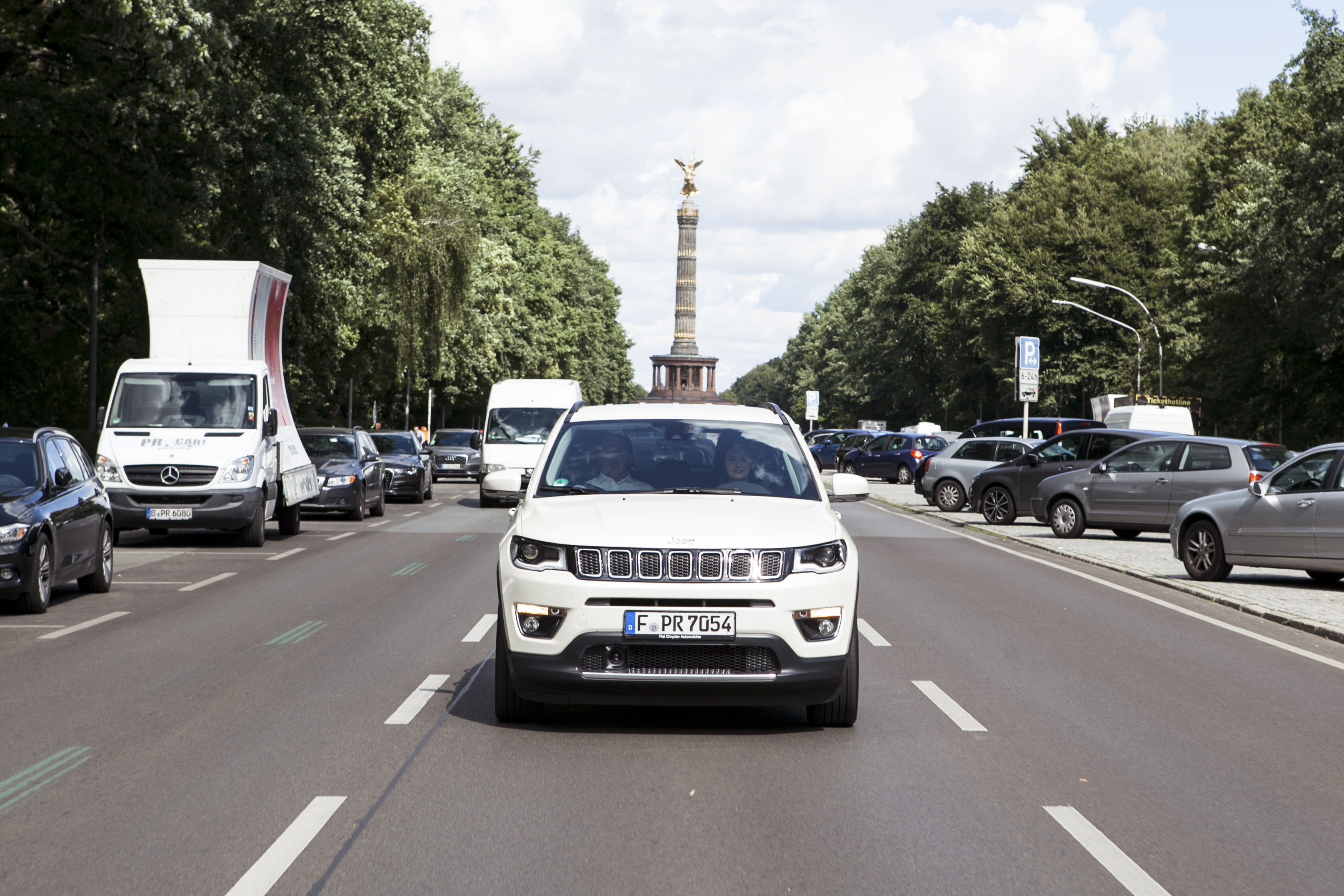 Mit dem JEEP Compass ins Berliner Olympiastadion