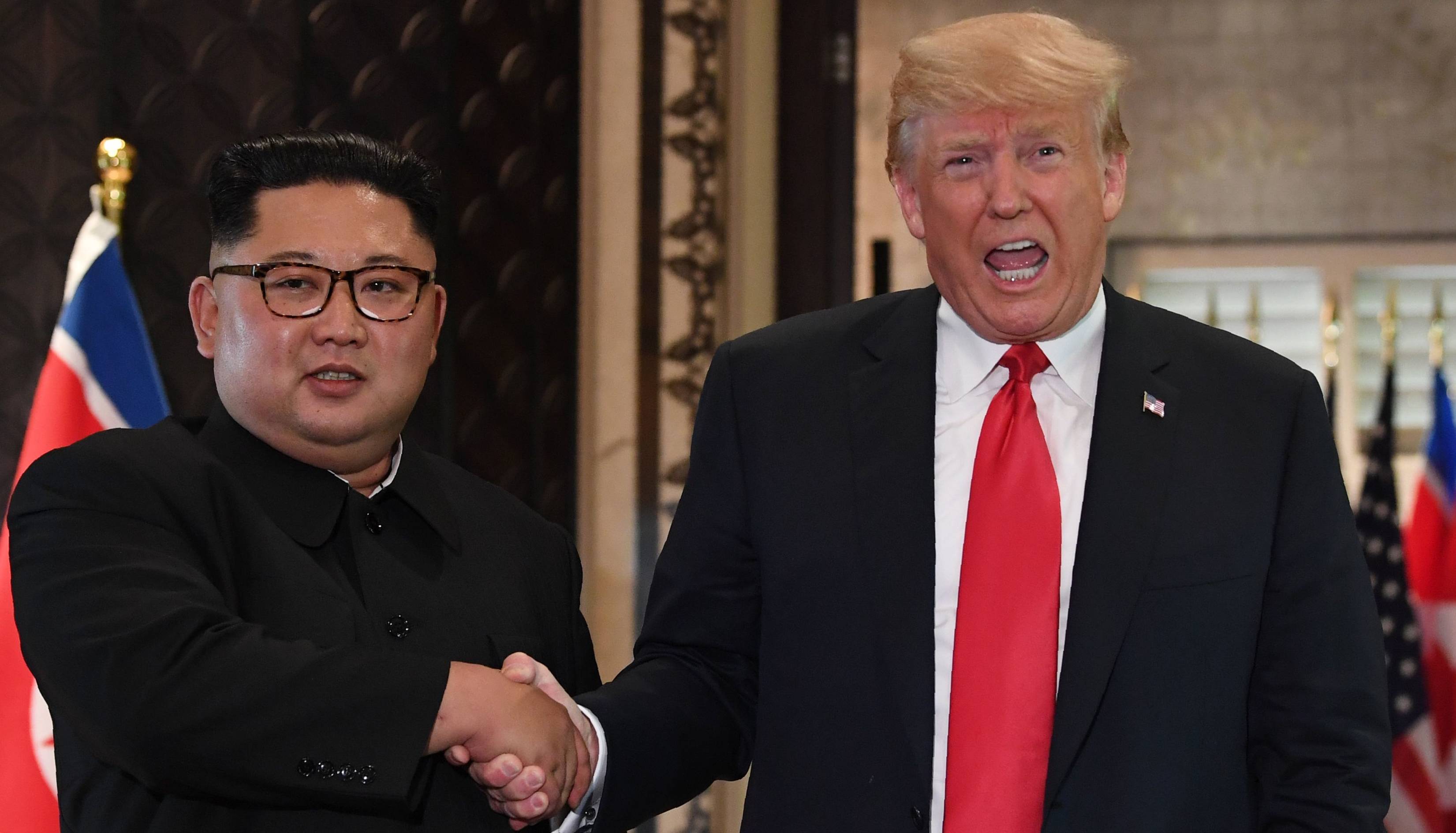 Ein Versprechen ist ein Versprechen: Donald Trump ließ Kim Jong Un „Rocket Man“ von Elton John übergeben