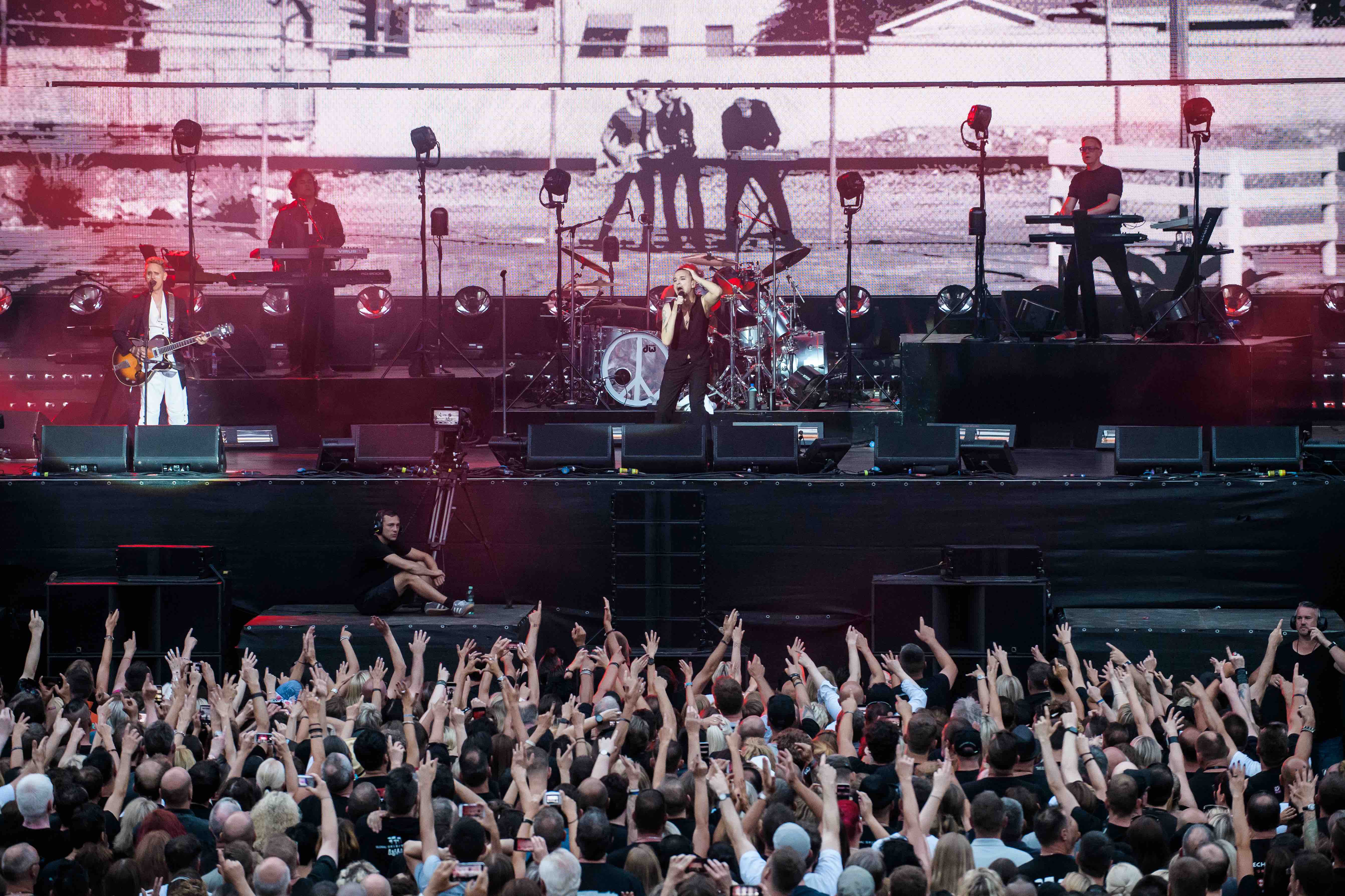 depeche-mode-GettyImages-1004373620