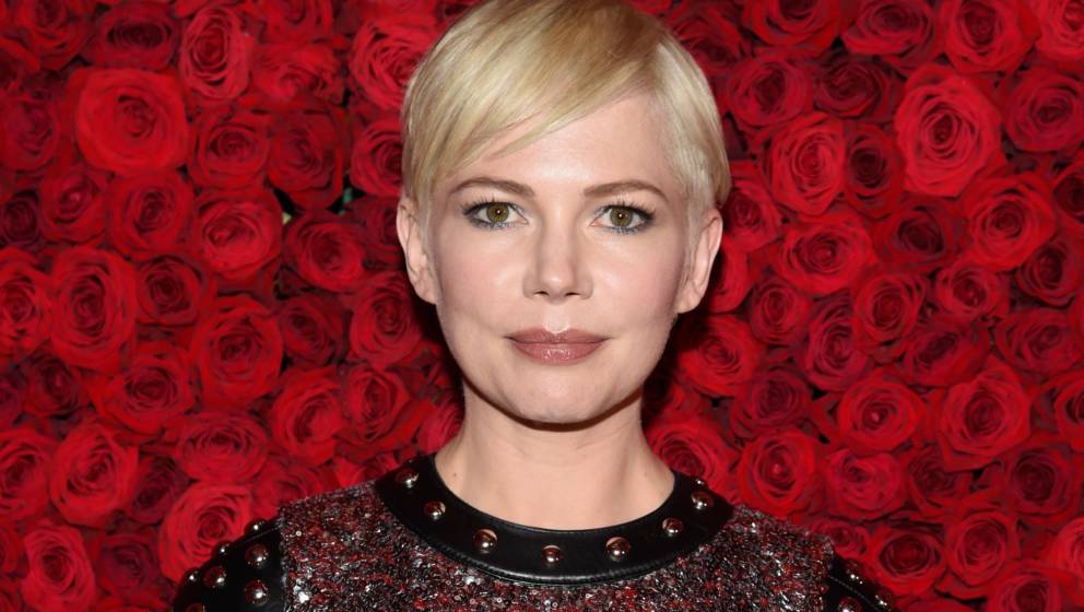 NEW YORK, NY - MAY 07:  Michelle Williams attends the Heavenly Bodies: Fashion & The Catholic Imagination Costume Institu