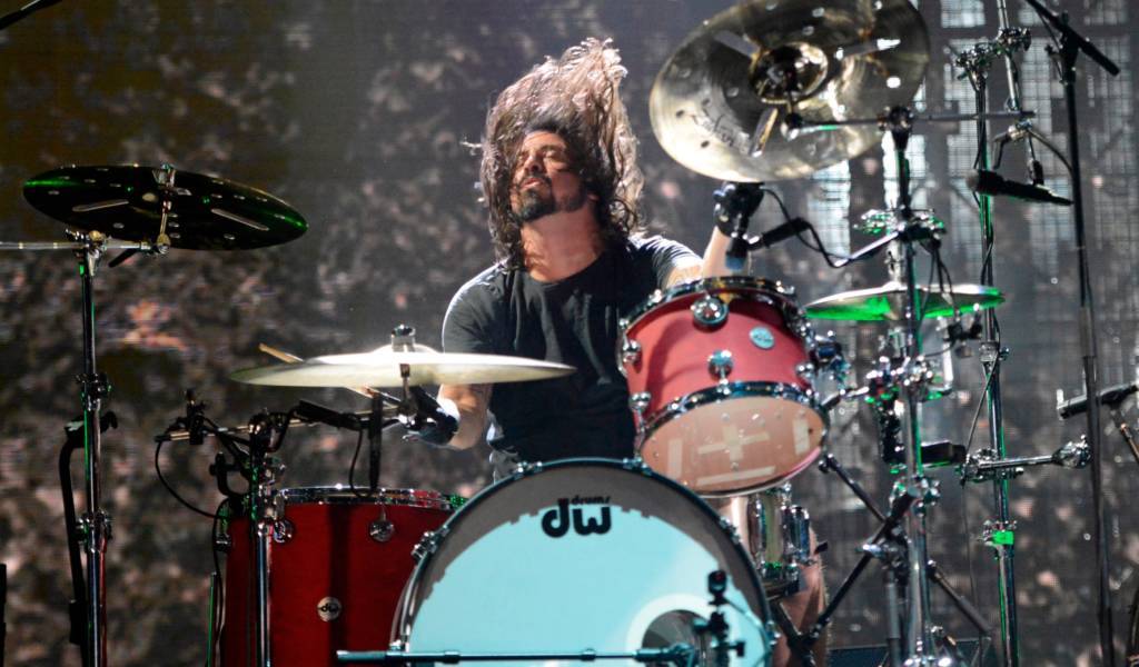Video Dave Grohl spielt zum ersten Mal seit Jahren Nirvanas „In Bloom