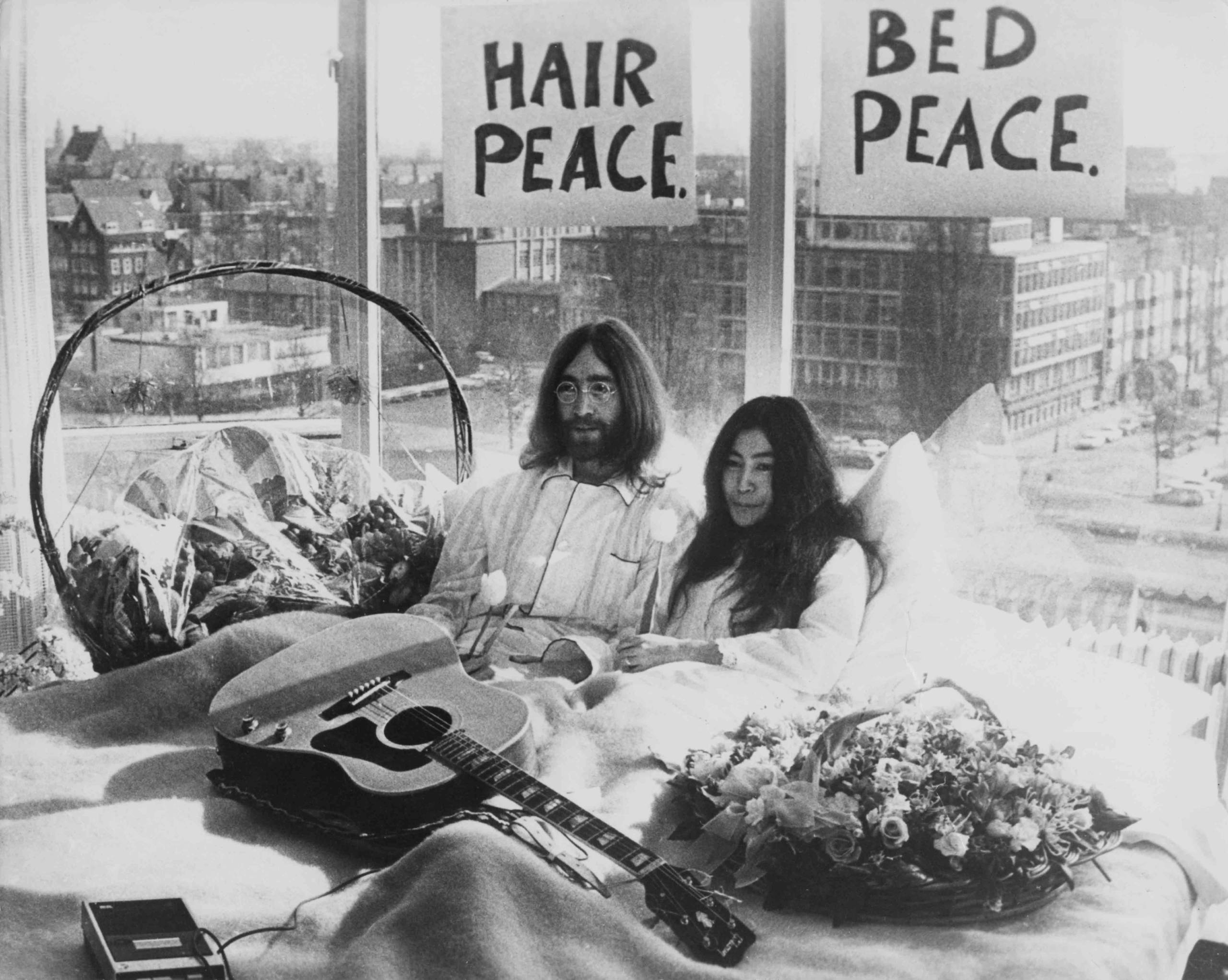 John Lennon und Yoko Ono: Versteigerung von „Bed In For Peace ...
