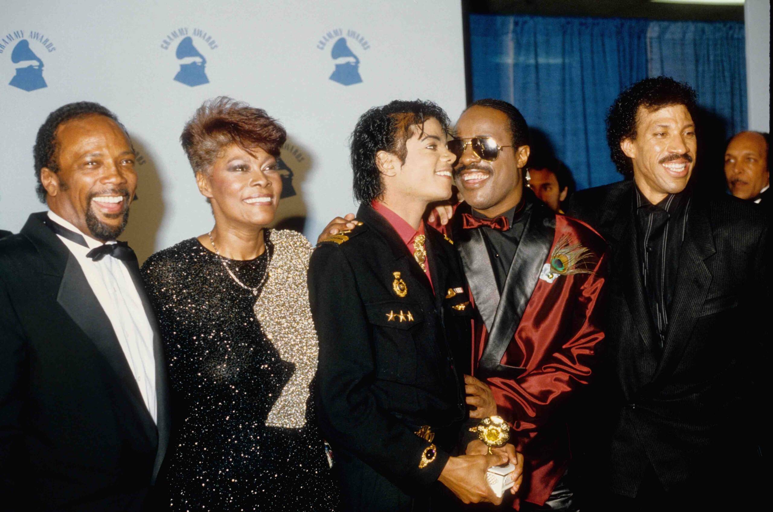 Michael Jackson mit Quincy Jones, Dionne Warwick, Stevie Wonder und Lionel Richie