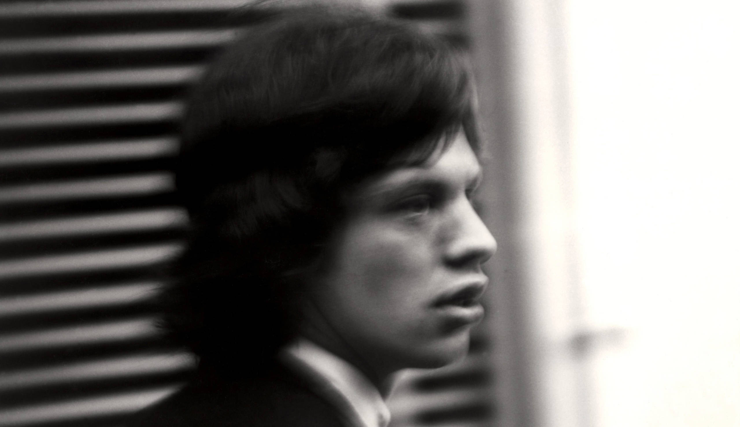 Mick Jagger singt in „Paint It Black“ über einen Mann, der seine verstorbene Freundin betrauert