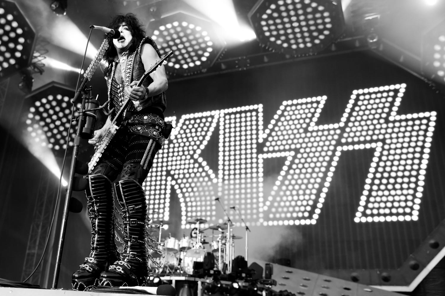 Bruce Kulick gräbt altes Videomaterial der Asylum-Tour aus.