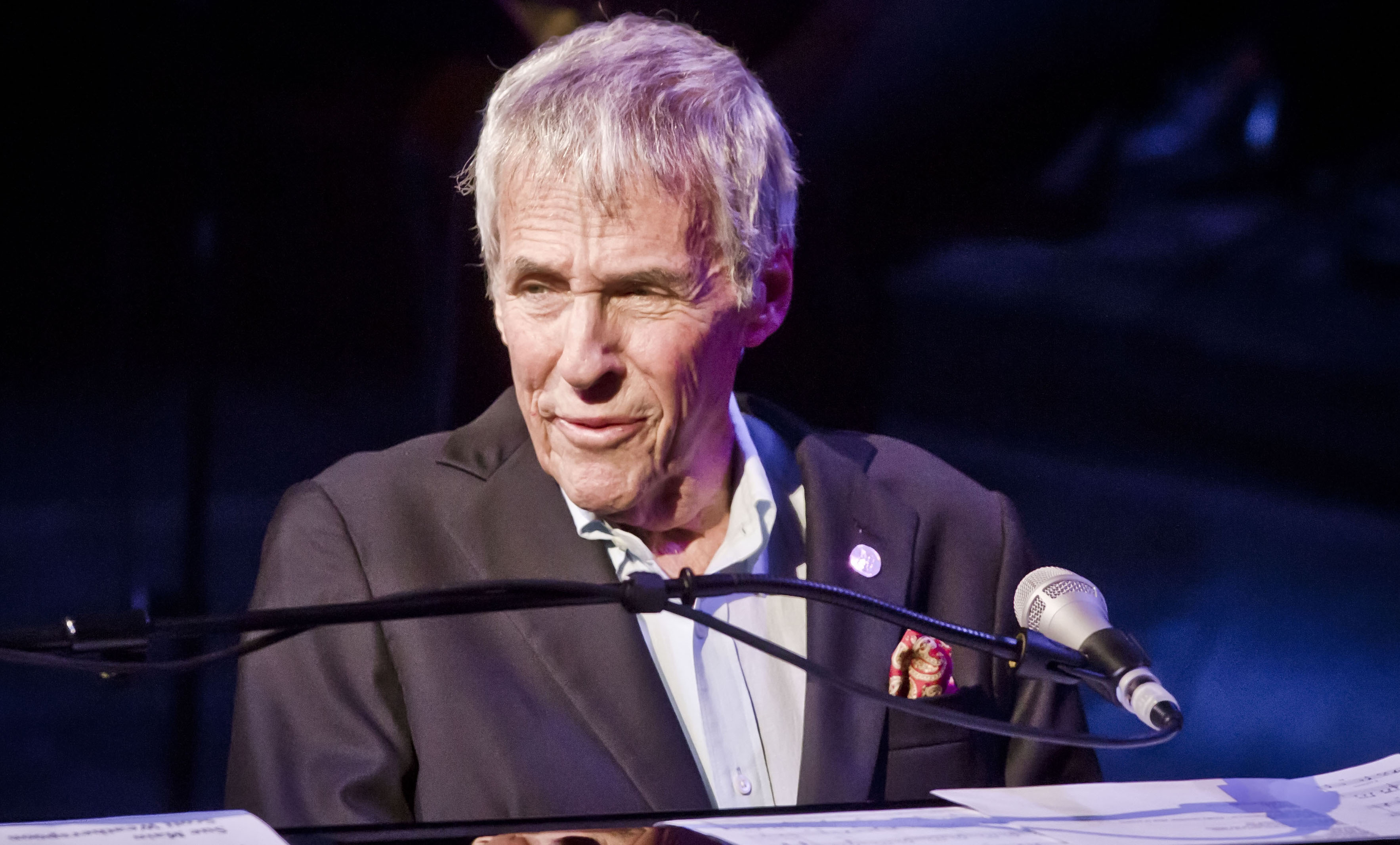 Burt Bacharach bei seinem ersten Deutschland-Konzert seiner Karriere in Berlin