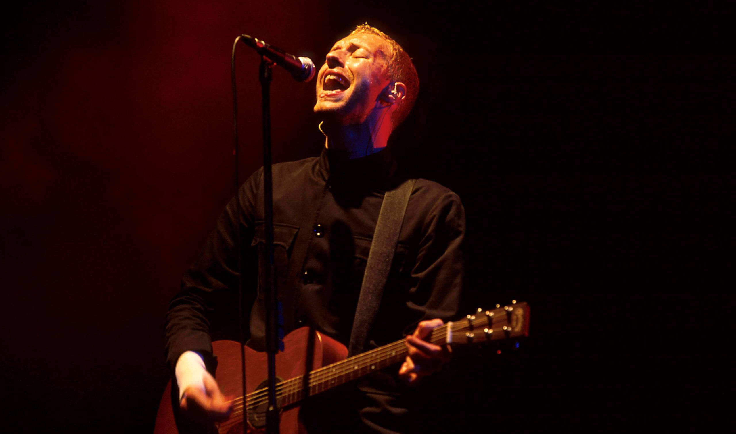 Coldplay-Sänger Chris Martin jauchzt und fleht