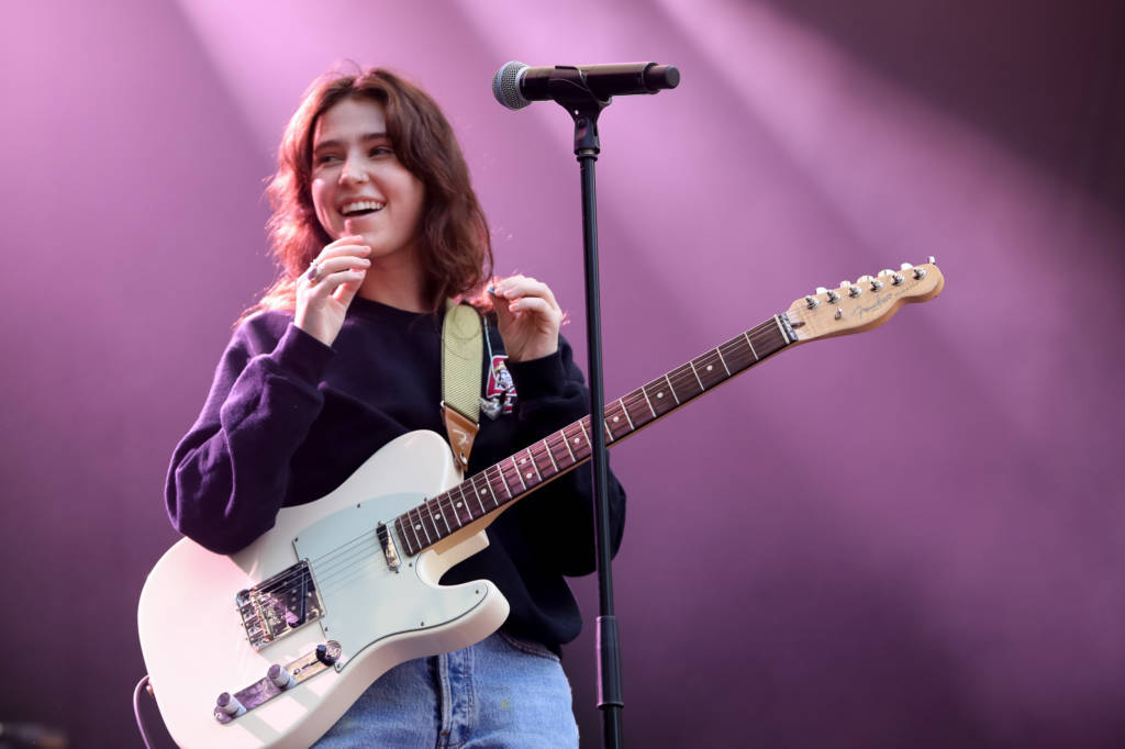 Clairo – 6 Fakten, die man über die „Pretty Girl“-Sängerin kennen muss