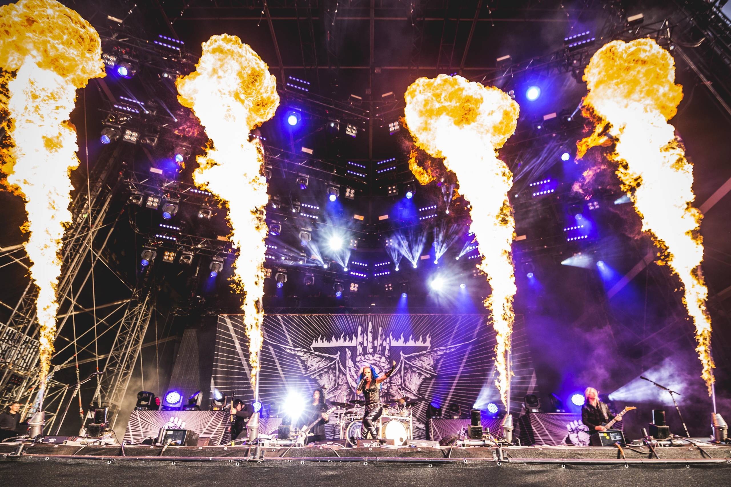 Die schwedische Band Arch Enemy bei Wacken 2018.