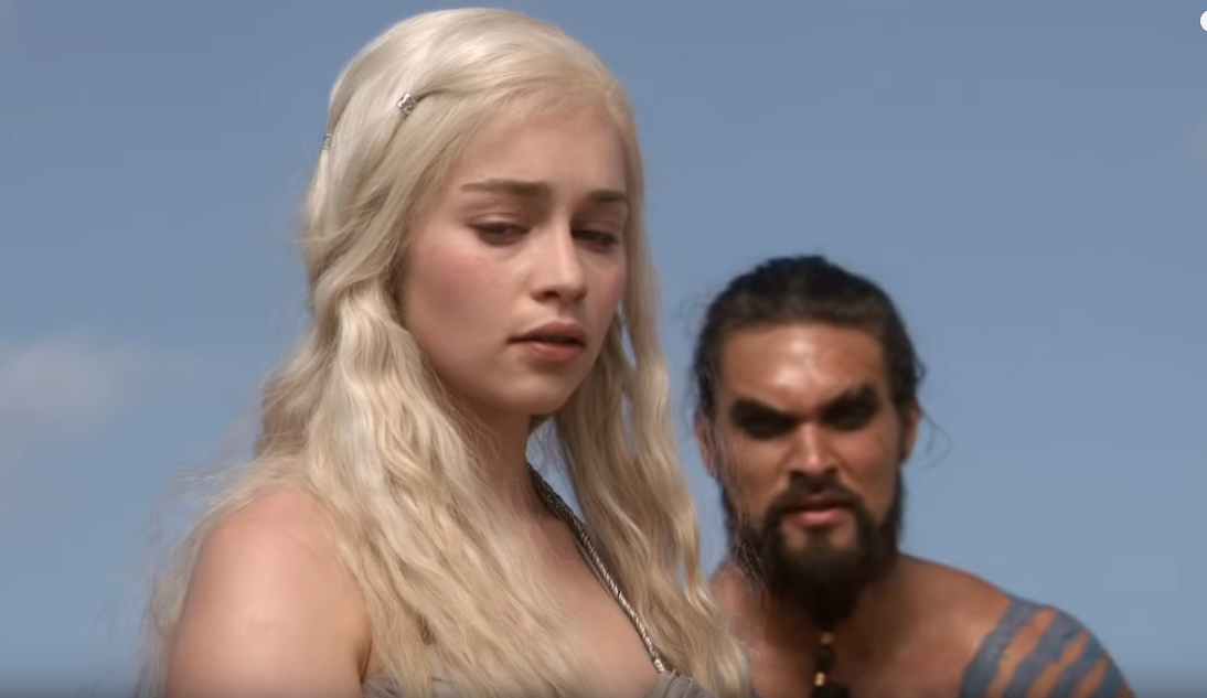 Emilia Clarke und Jason Momoa in „Game Of Thrones“