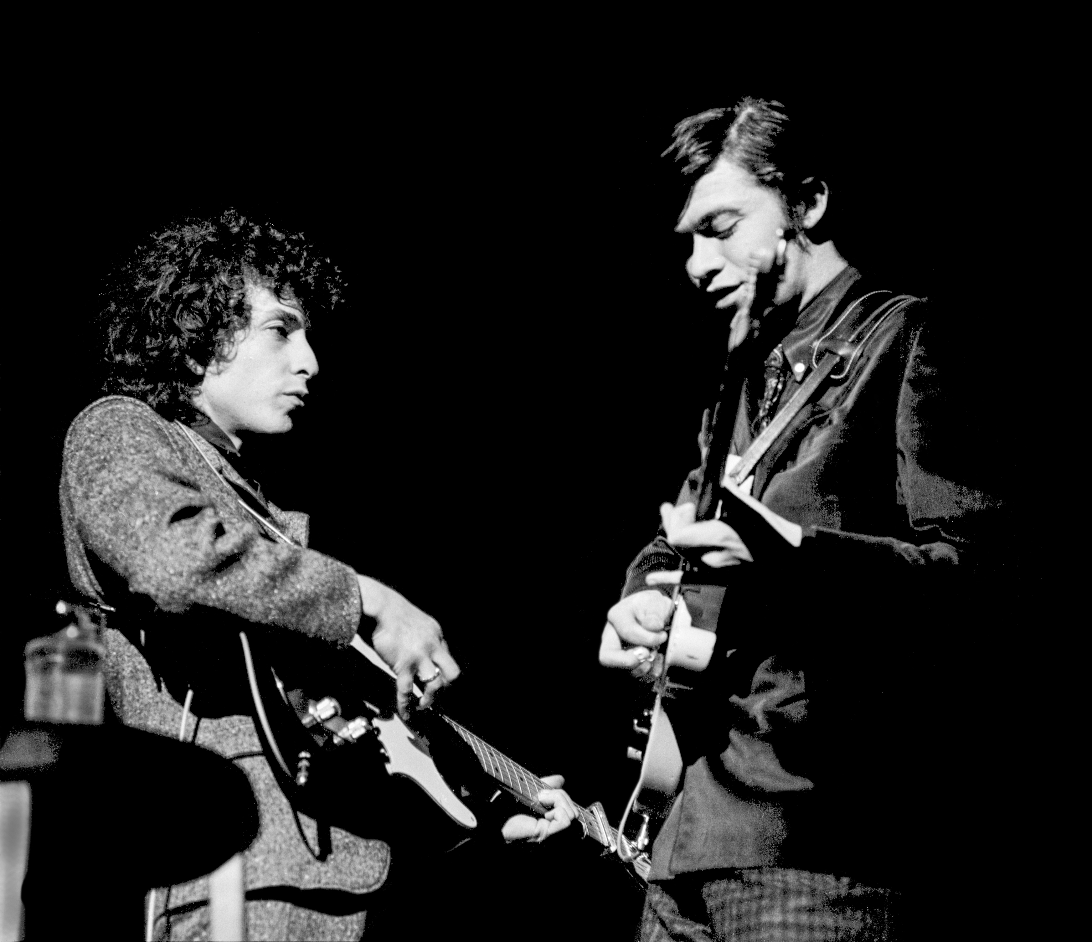 Bob Dylan und Robbie Robertson bei einem Auftritt 1966