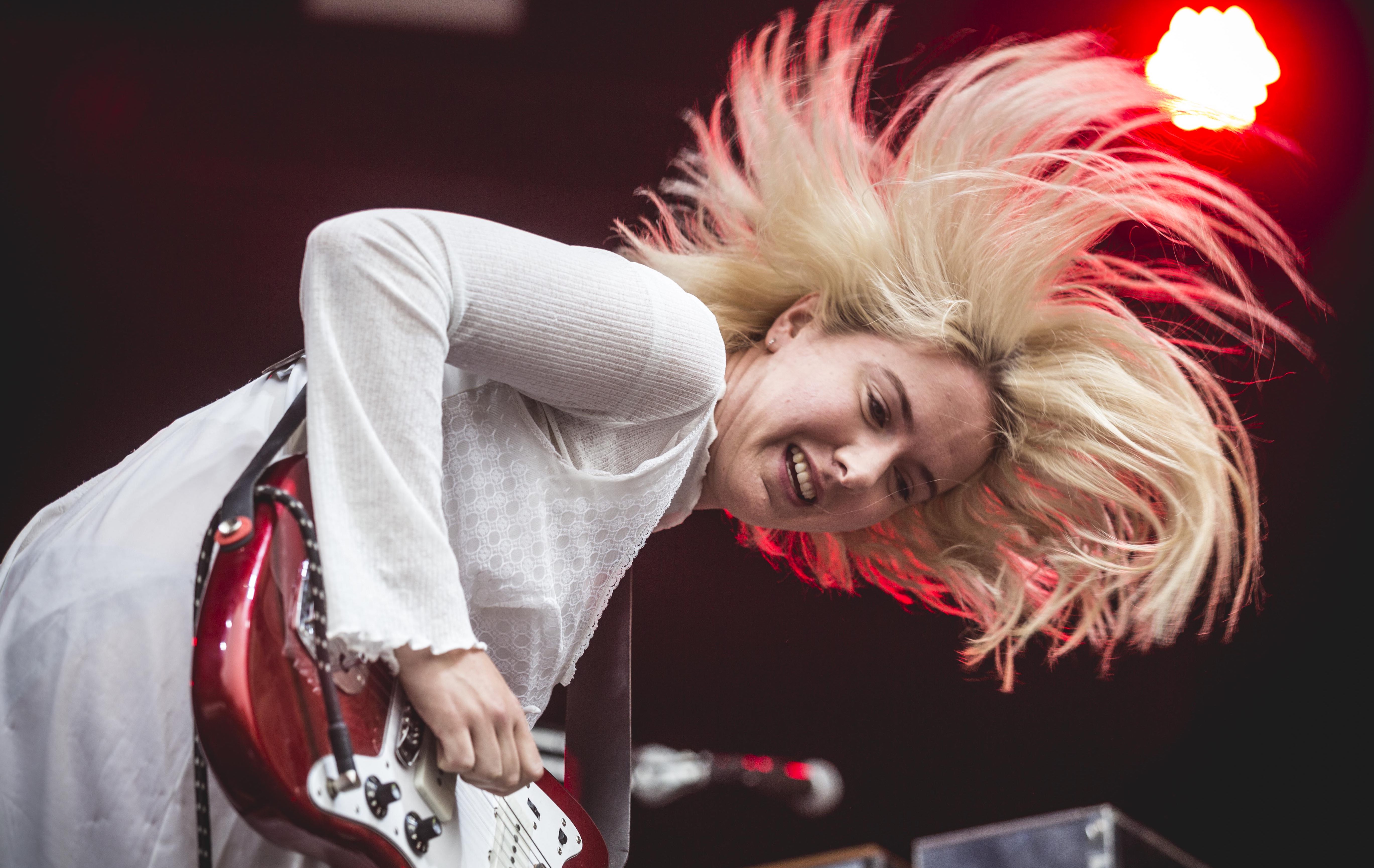 Sängerin und Gitarristin Laura Lee von Gurr